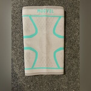 Modvel Gray and Teal Knee Brace